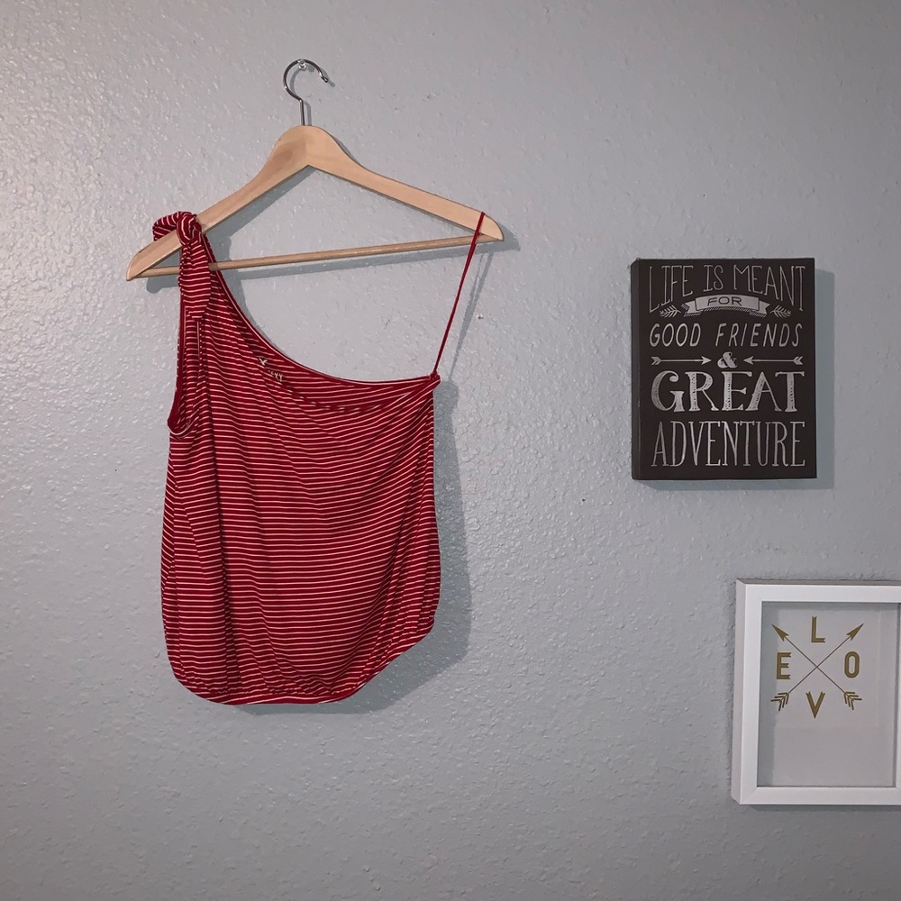 ◽️ One Shoulder Top ◽️